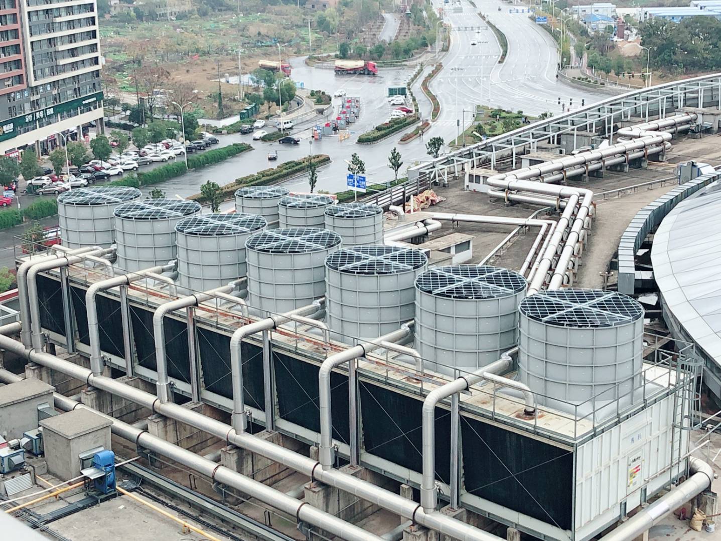 KM橫流方形超靜音冷卻塔生產(chǎn)廠家訂制價格